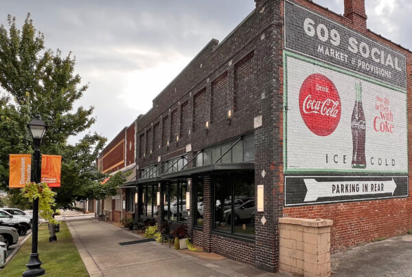 609 Social Market and Provisions